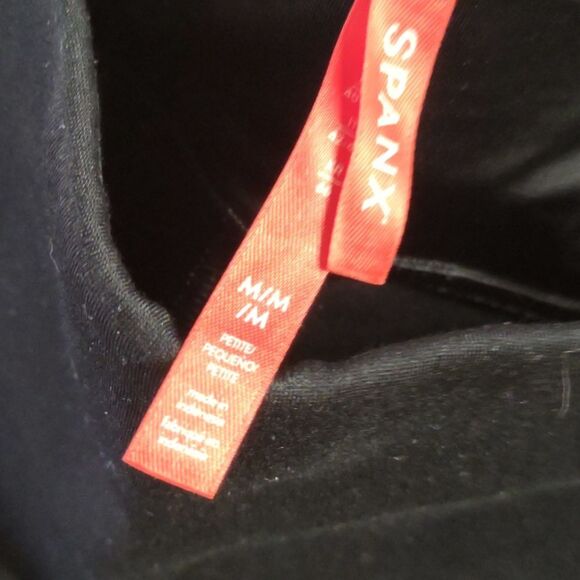 Spanx | The Perfect Front Slit Flare Legging in Black Size Medium Petite W3 - Picture 4 of 6